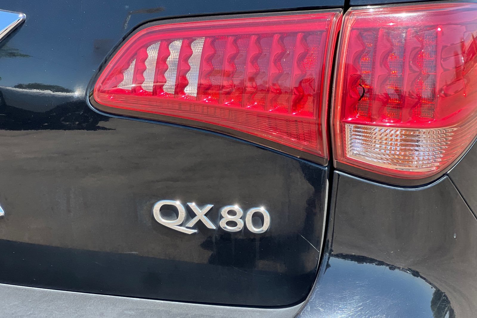 Used 2014 INFINITI QX80 4WD w/ Theater Package image 28