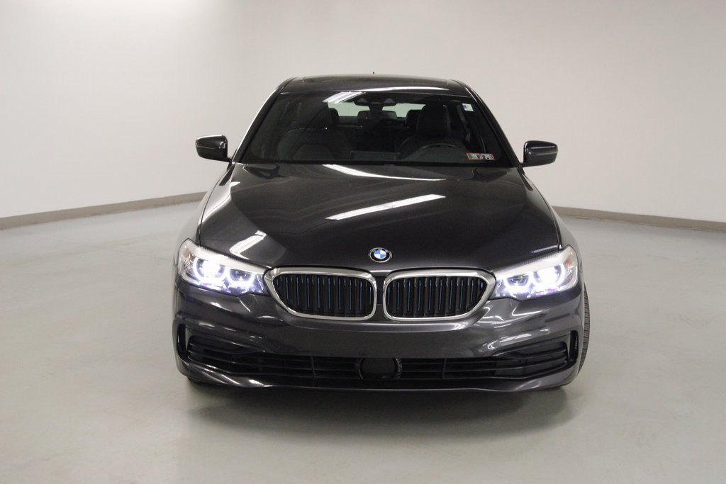 Used 2019 BMW 530e xDrive image 3