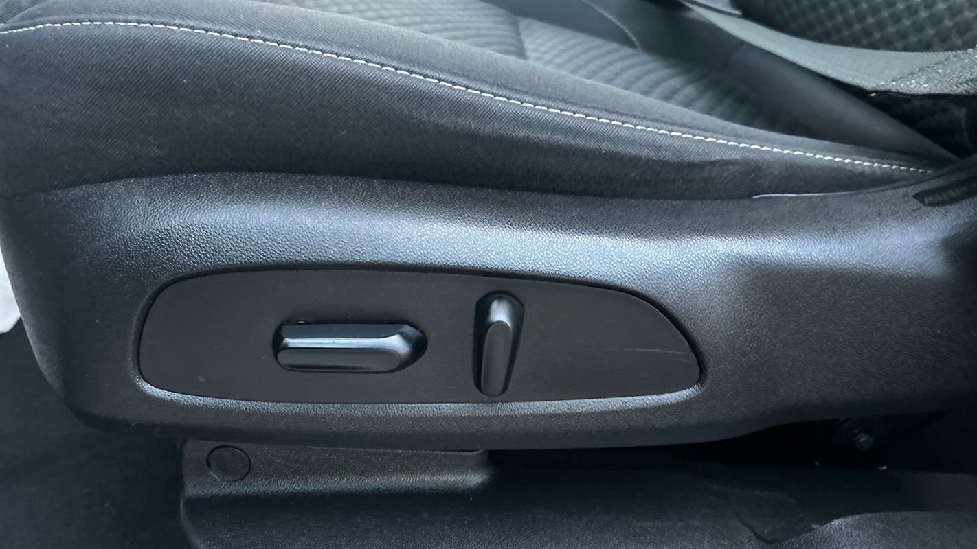 Used 2019 GMC Acadia SLE image 35