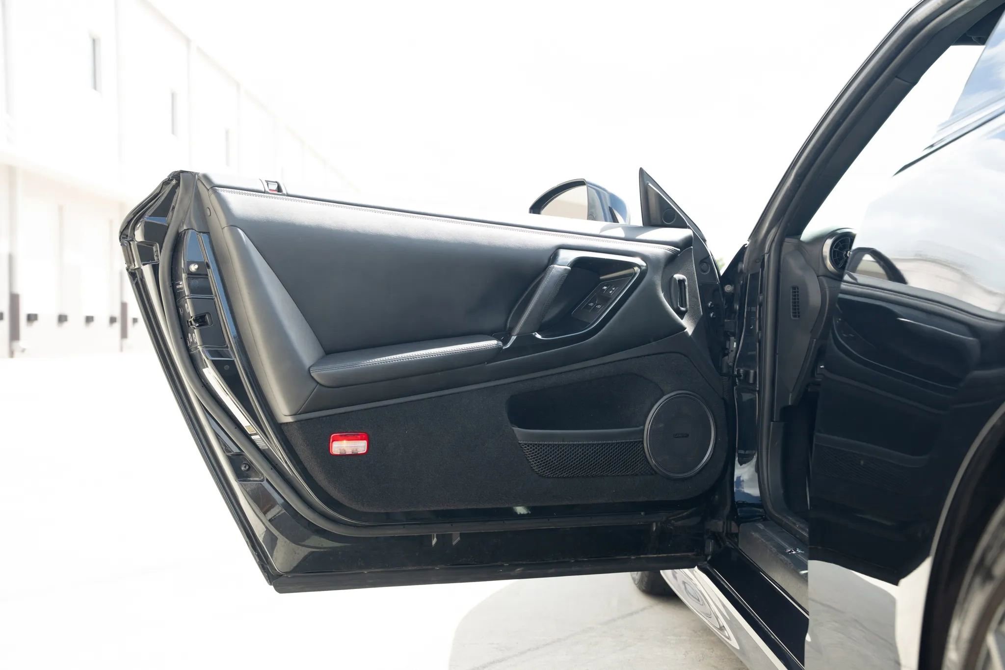 Used 2017 Nissan GT-R Premium image 14