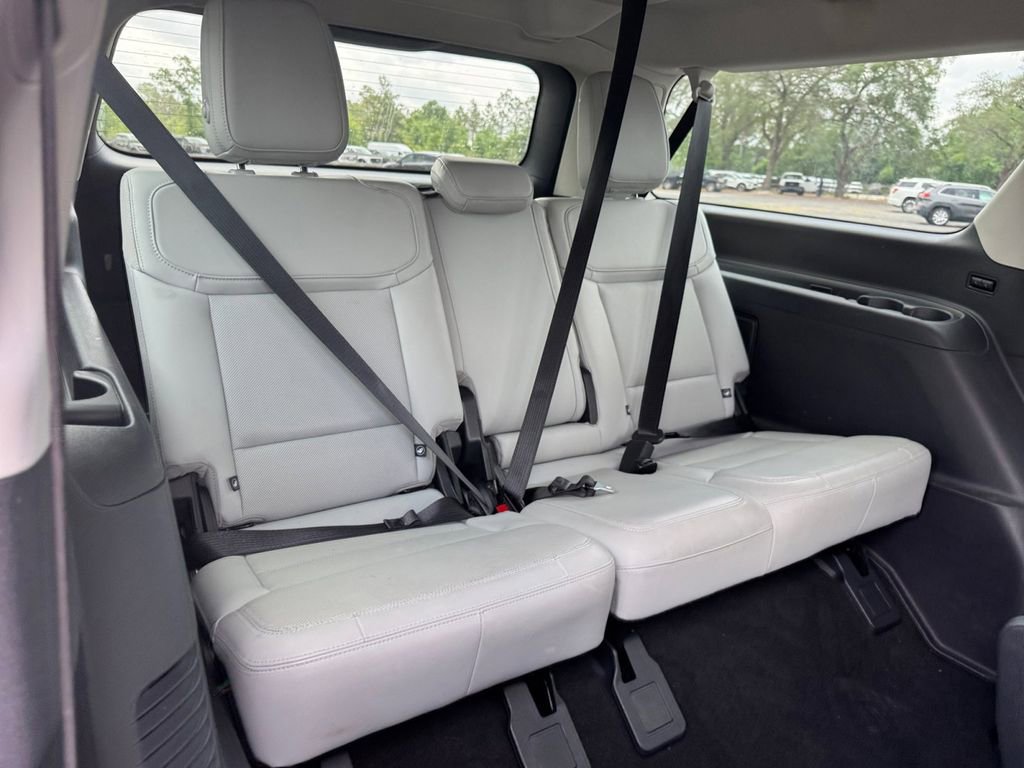 Certified 2025 Ford Expedition Max Platinum w/ Driver's Package AWD/4WD image 22