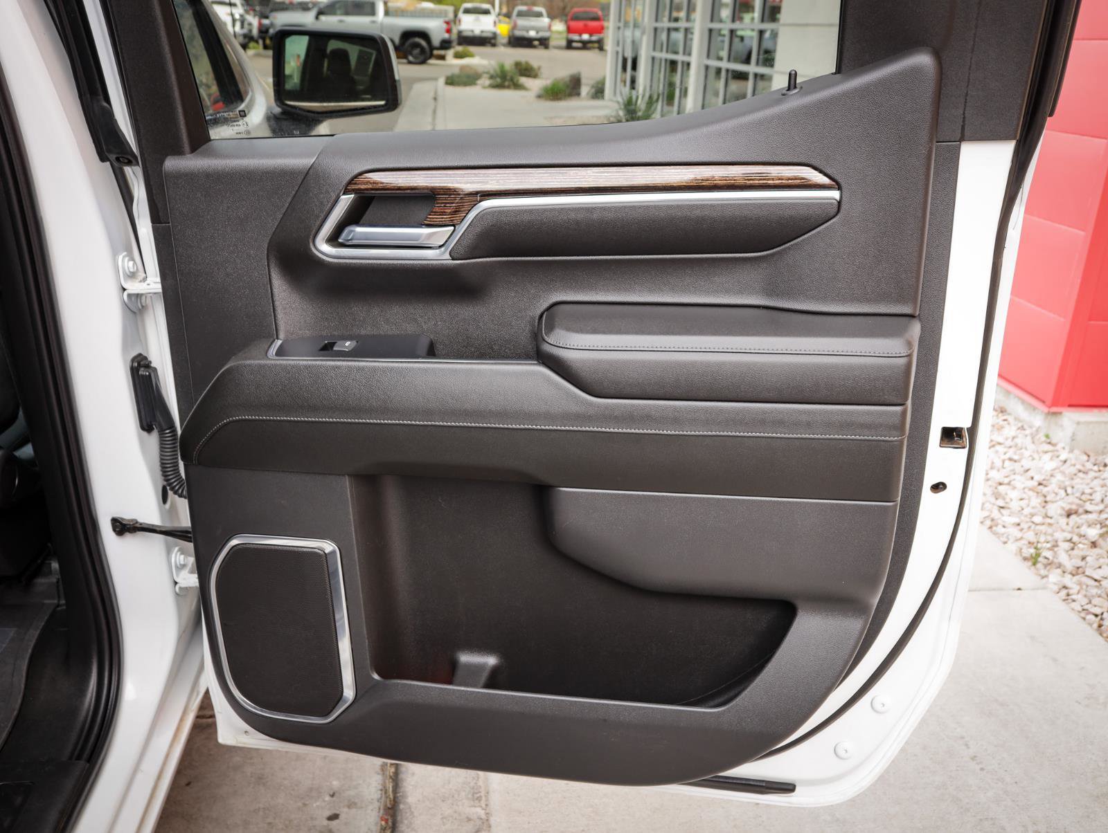 Used 2023 GMC Sierra 1500 SLE image 29