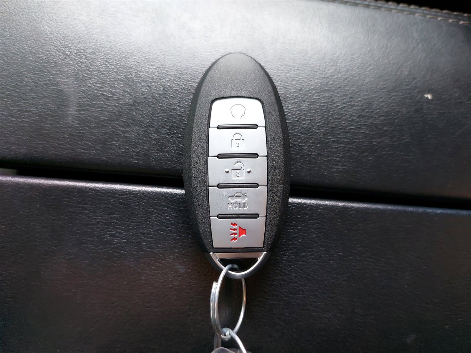 Used 2023 Nissan Rogue SV image 34