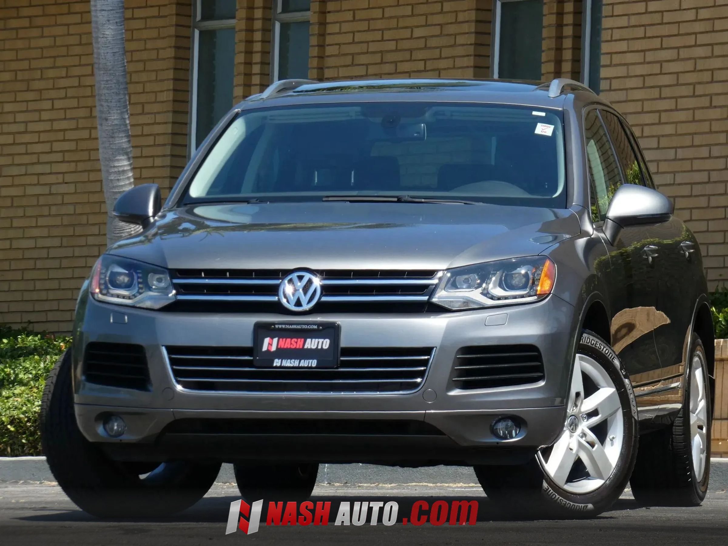 Used 2014 Volkswagen Touareg VR6 AWD/4WD image 4