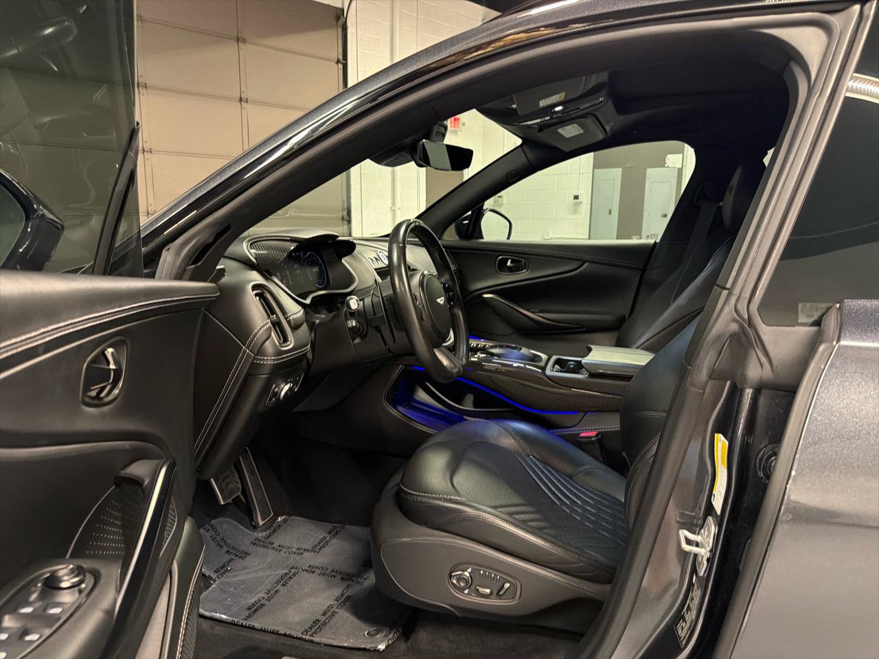 Used 2021 Aston Martin DBX AWD/4WD image 14