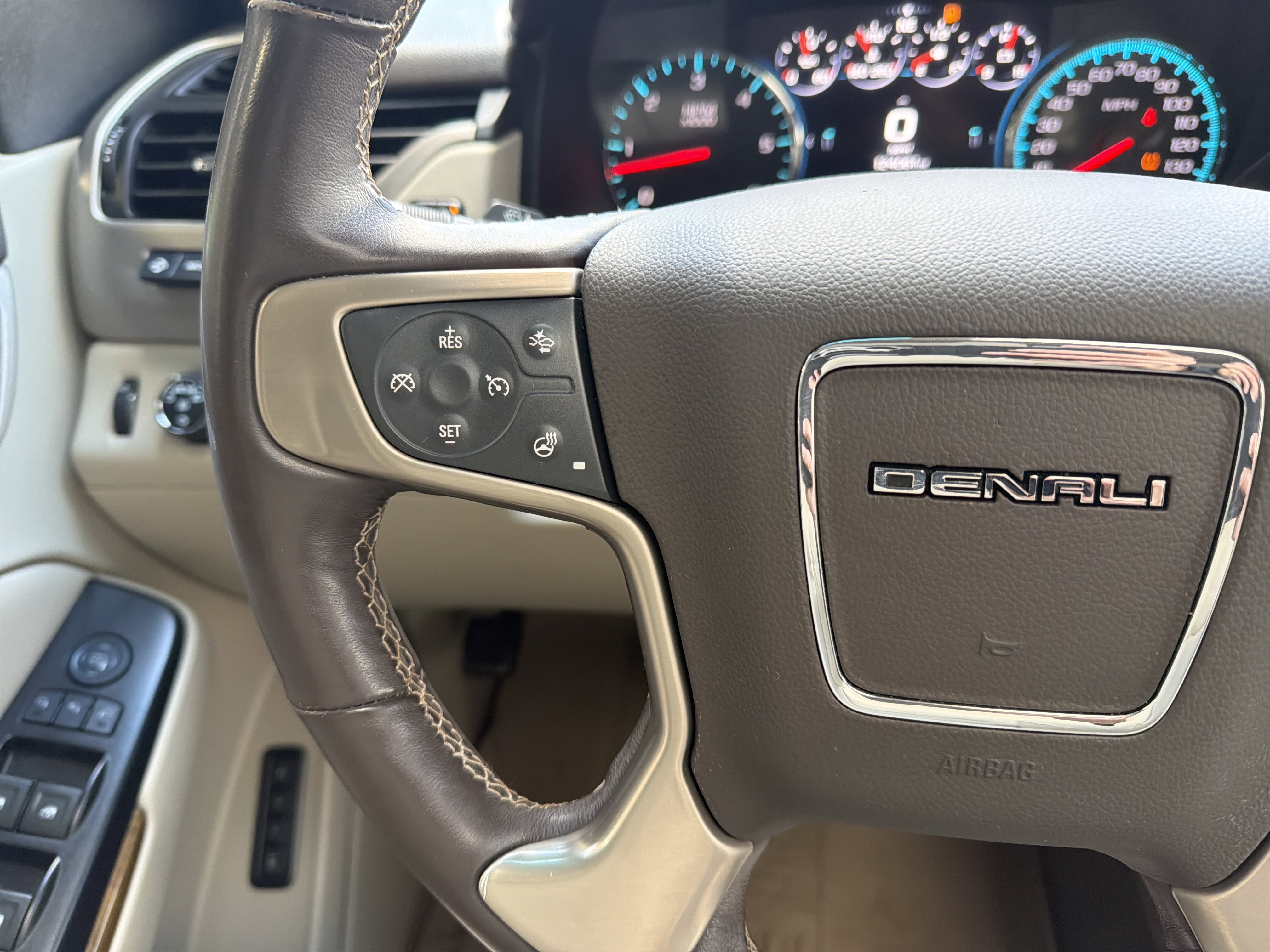Used 2017 GMC Yukon Denali w/ Open Road Package AWD/4WD image 19
