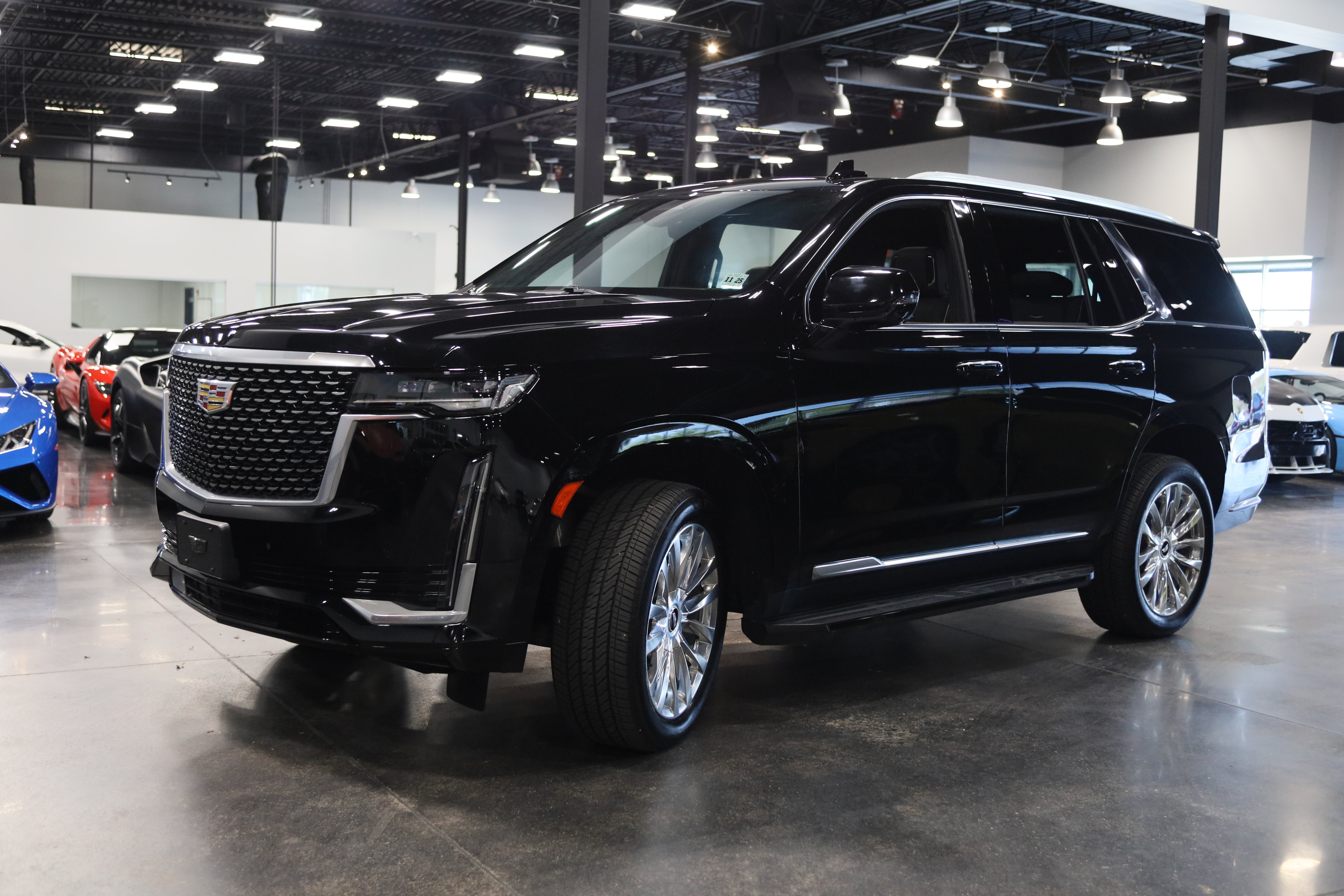 Used 2021 Cadillac Escalade Premium Luxury w/ Driver Assist Tech Package AWD/4WD image 4
