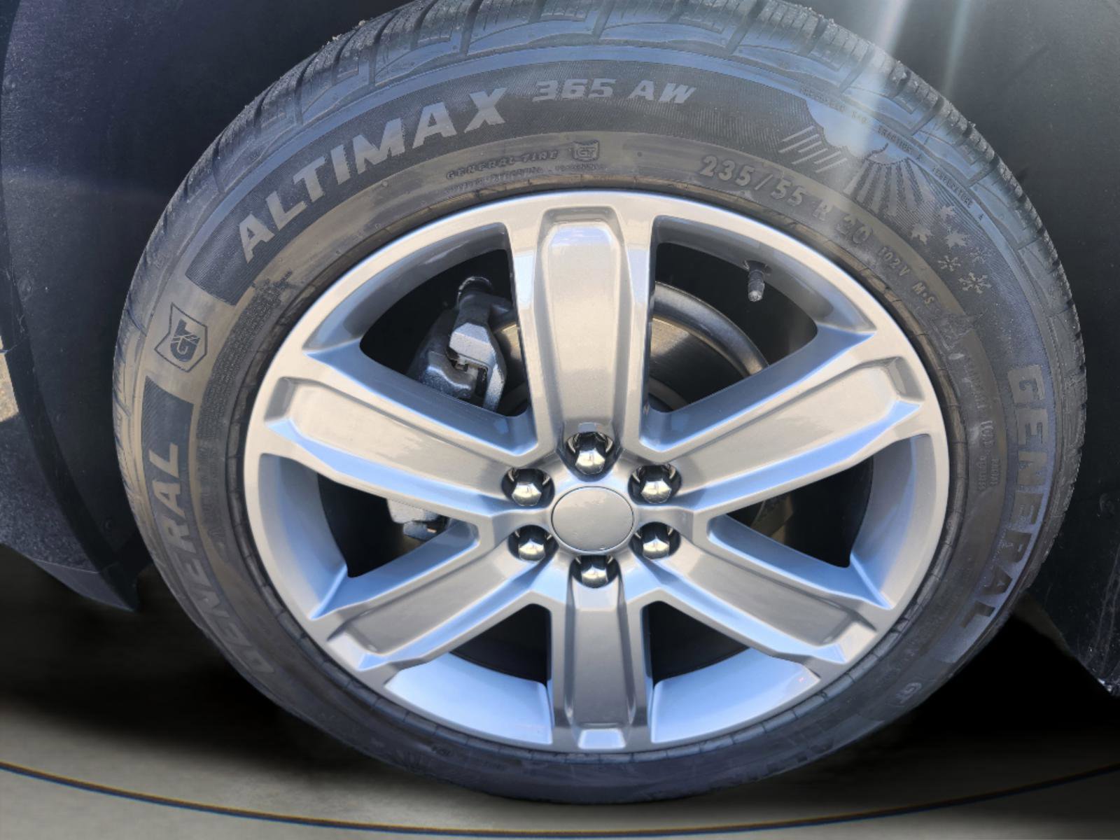 Used 2019 GMC Acadia Denali w/ Technology Package AWD/4WD image 38
