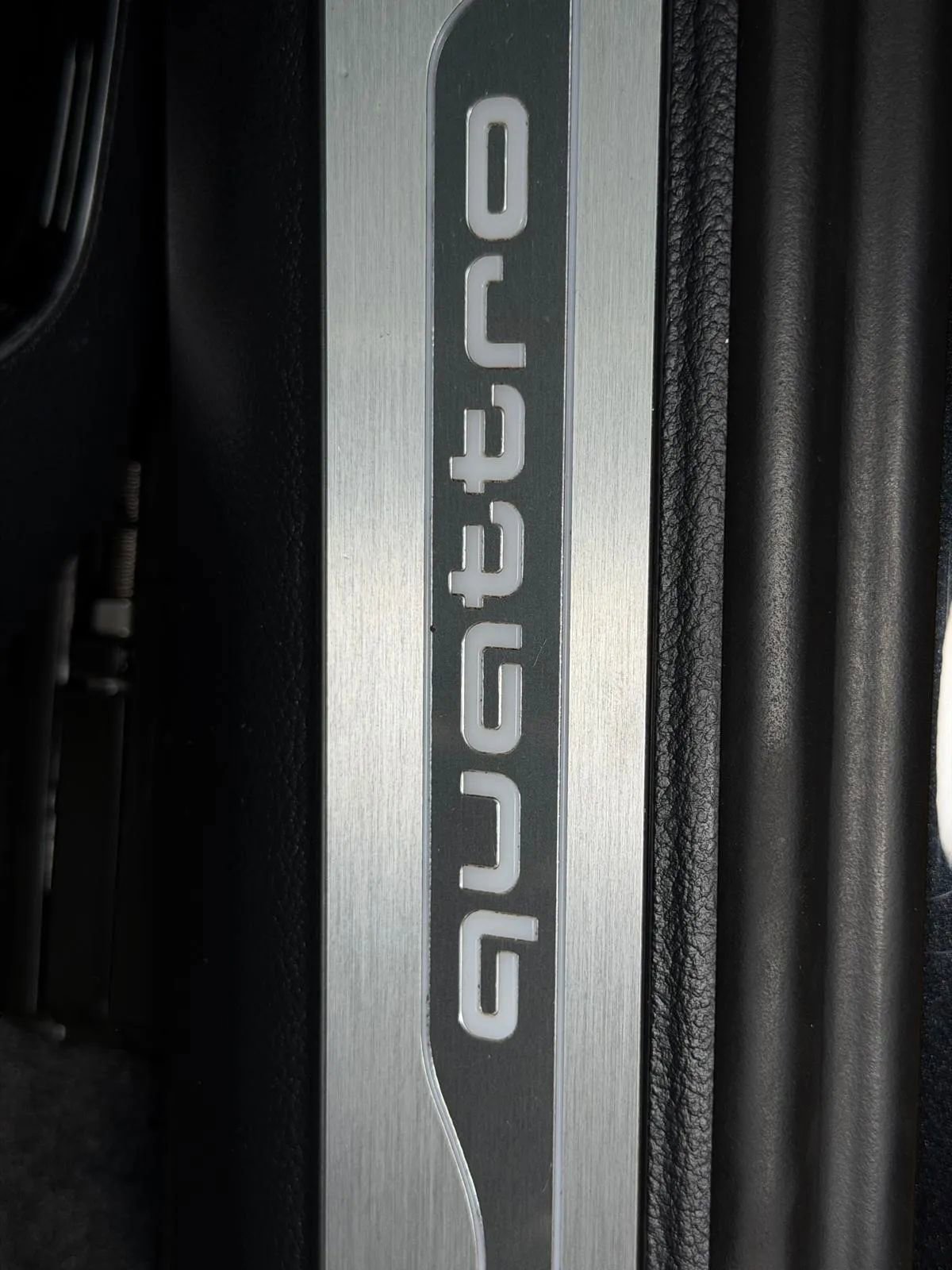 Used 2015 Audi A8 L 4.0T w/ Premium Package image 37