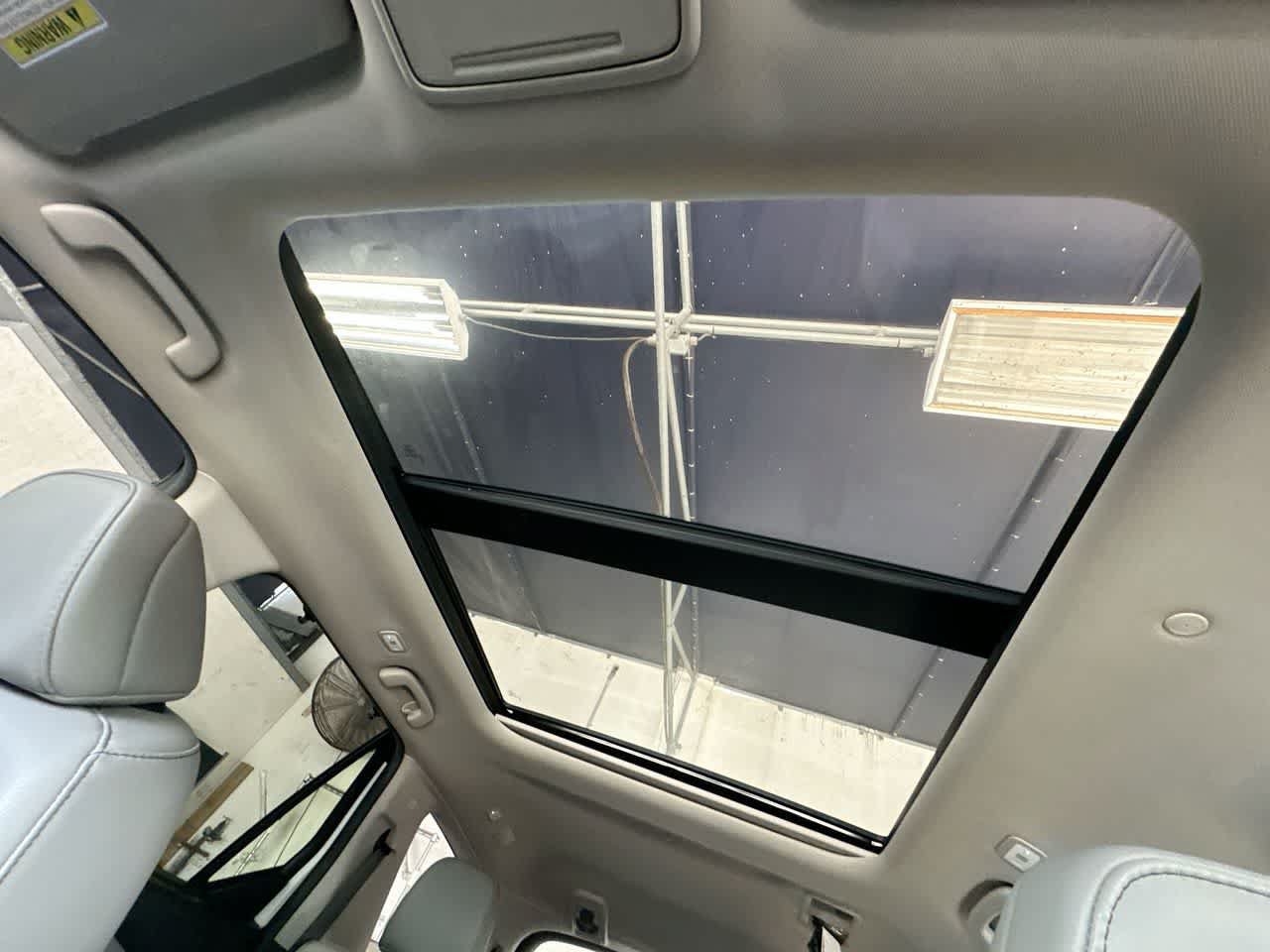 Used 2025 Honda Pilot Touring image 17