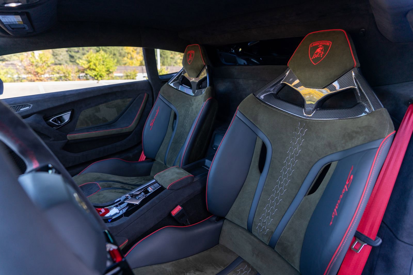 Used 2024 Lamborghini Huracan Sterrato image 30