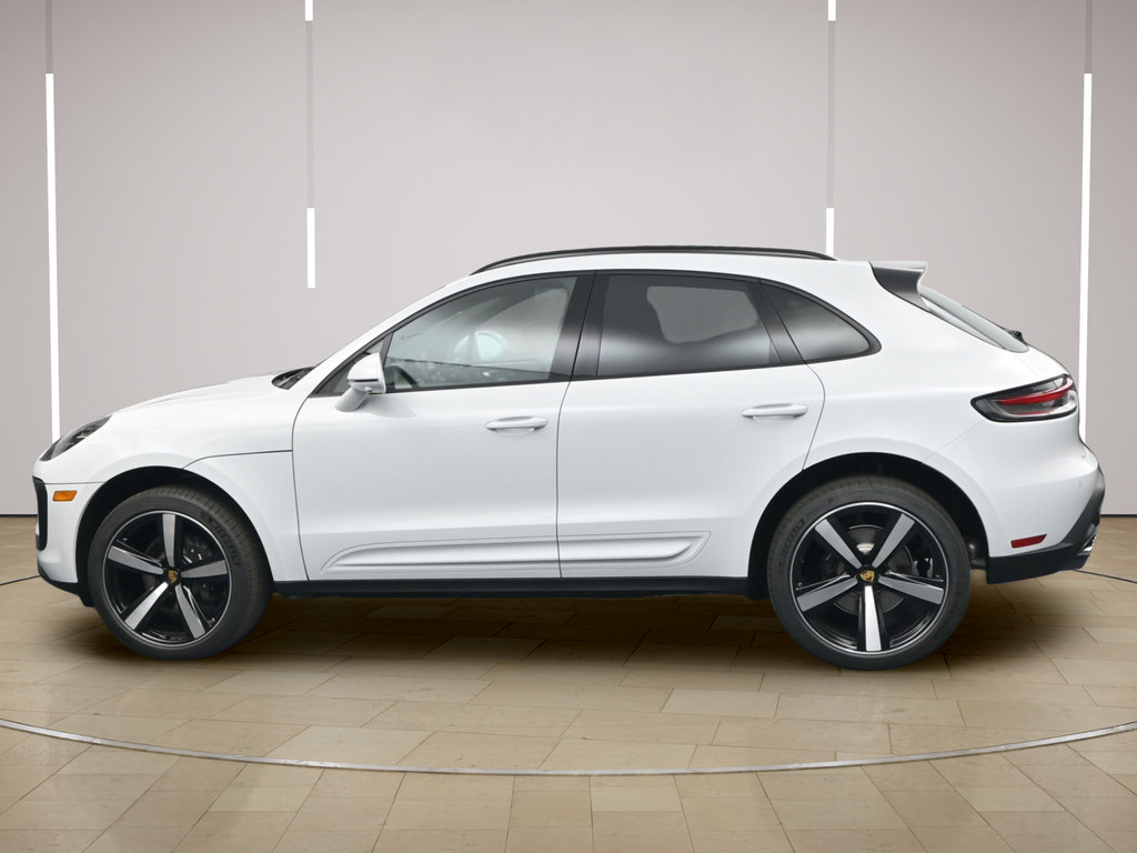 Certified 2026 Porsche Macan AWD/4WD image 3
