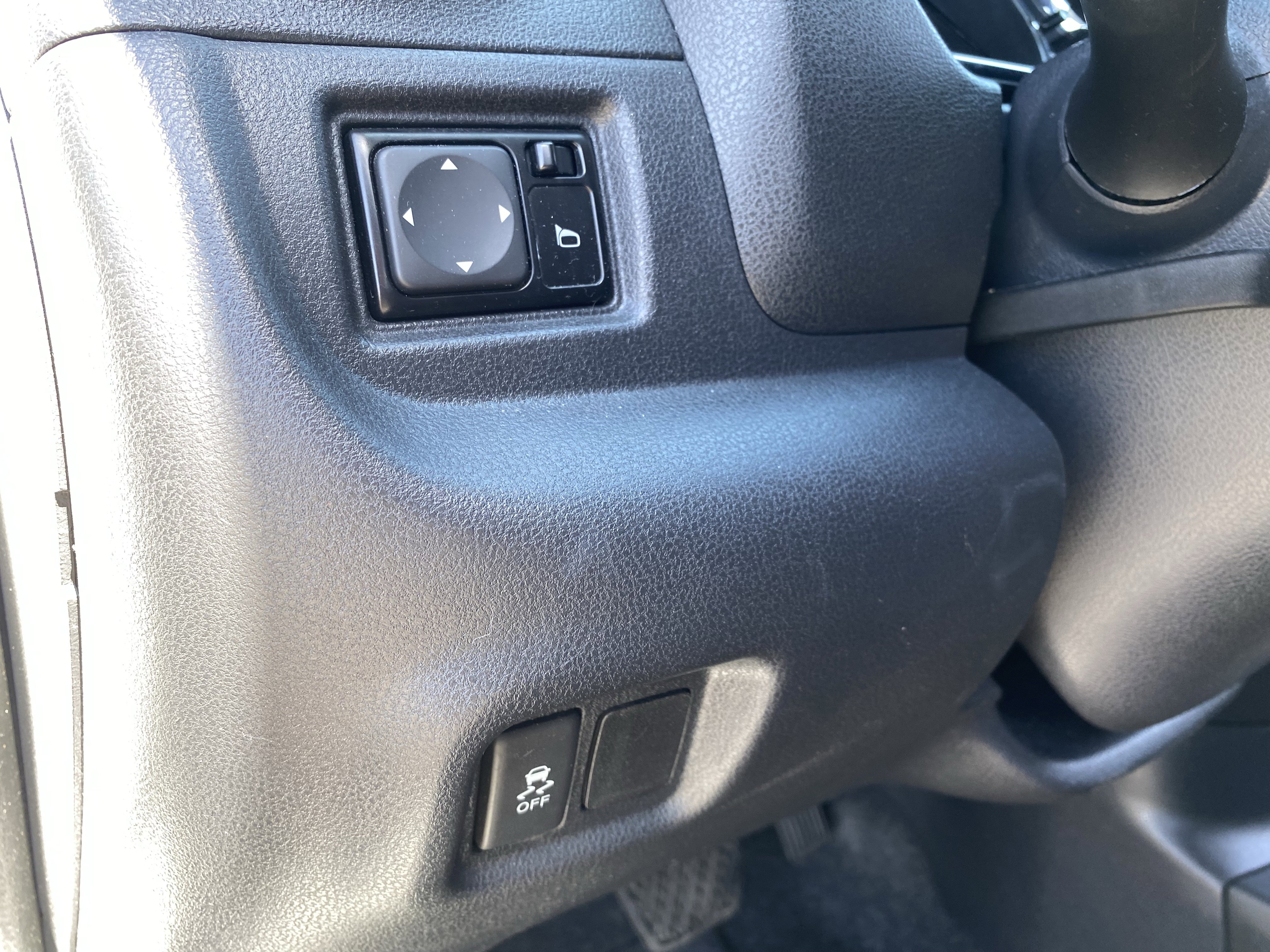 Used 2018 Nissan Versa SV FWD image 19