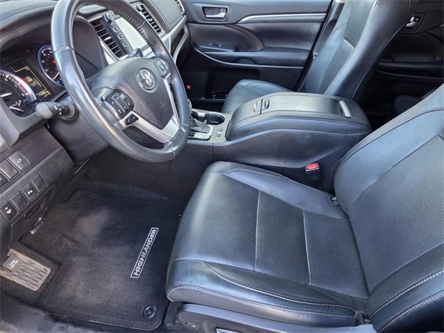 Used 2019 Toyota Highlander Limited image 6