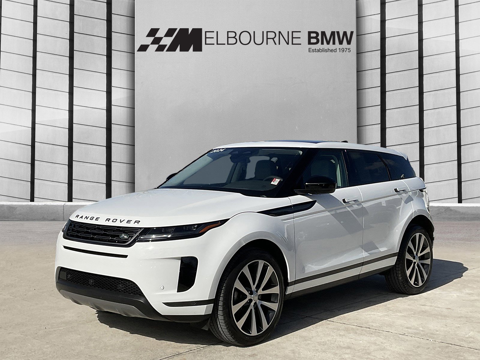 Used 2024 Land Rover Range Rover Evoque S image 3