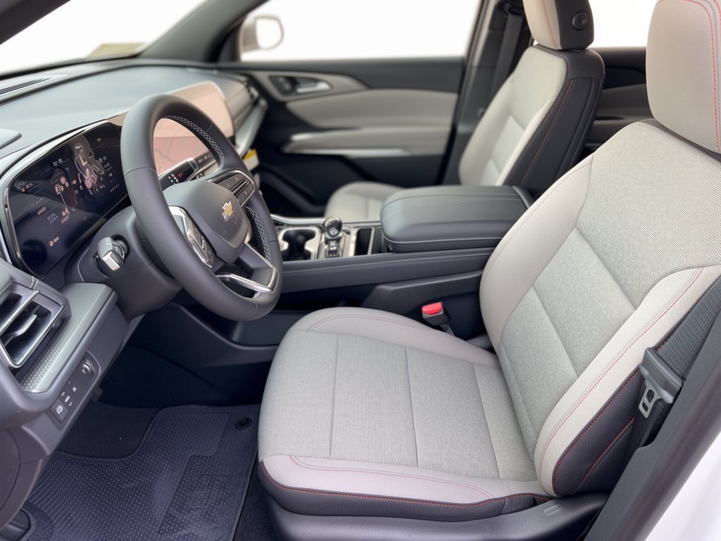 New 2027 Chevrolet Traverse LT FWD image 5