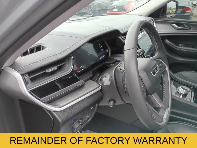 Used 2022 Jeep Grand Cherokee Limited 4xe w/ Luxury Tech Group II AWD/4WD image 11