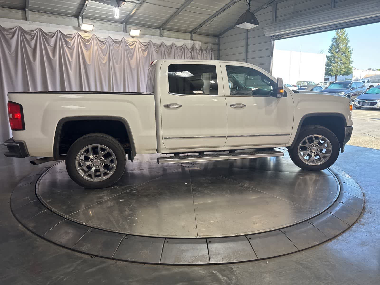 Used 2015 GMC Sierra 1500 SLT w/ SLT Crew Cab Value Package image 4