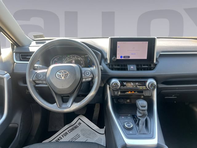 Used 2025 Toyota RAV4 XLE AWD/4WD image 12