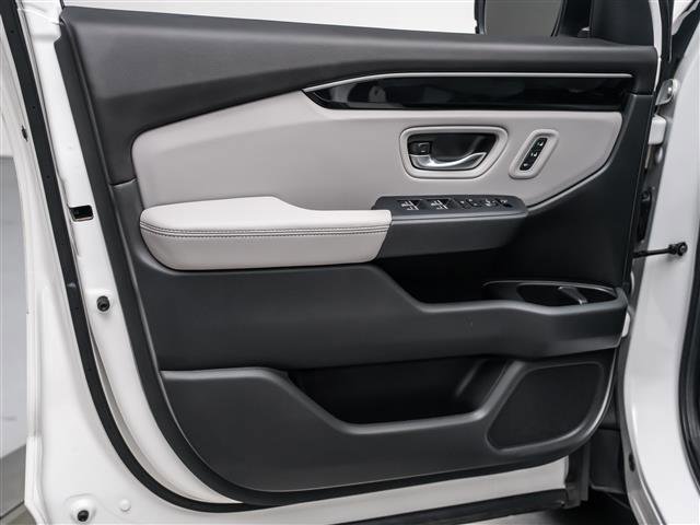 Used 2025 Honda Pilot EX-L image 25