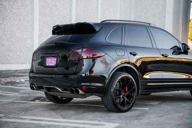 Used 2013 Porsche Cayenne Turbo image 42