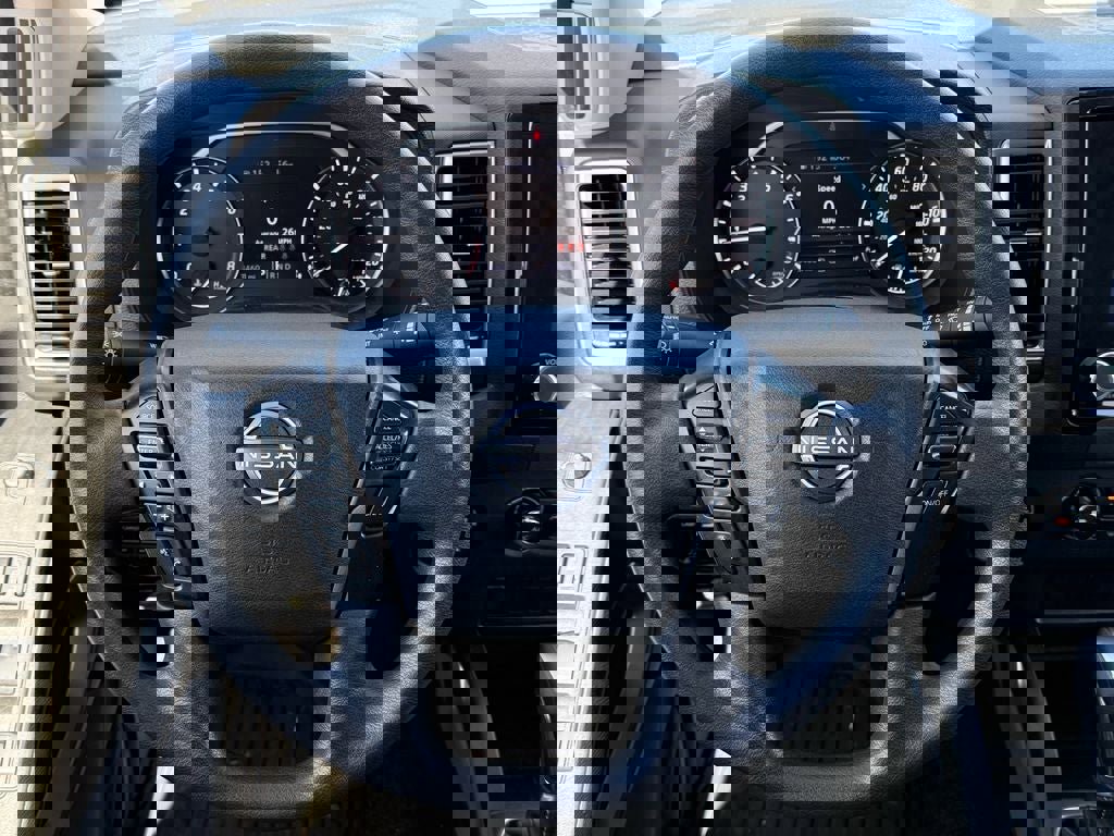 Used 2023 Nissan Frontier SV image 20