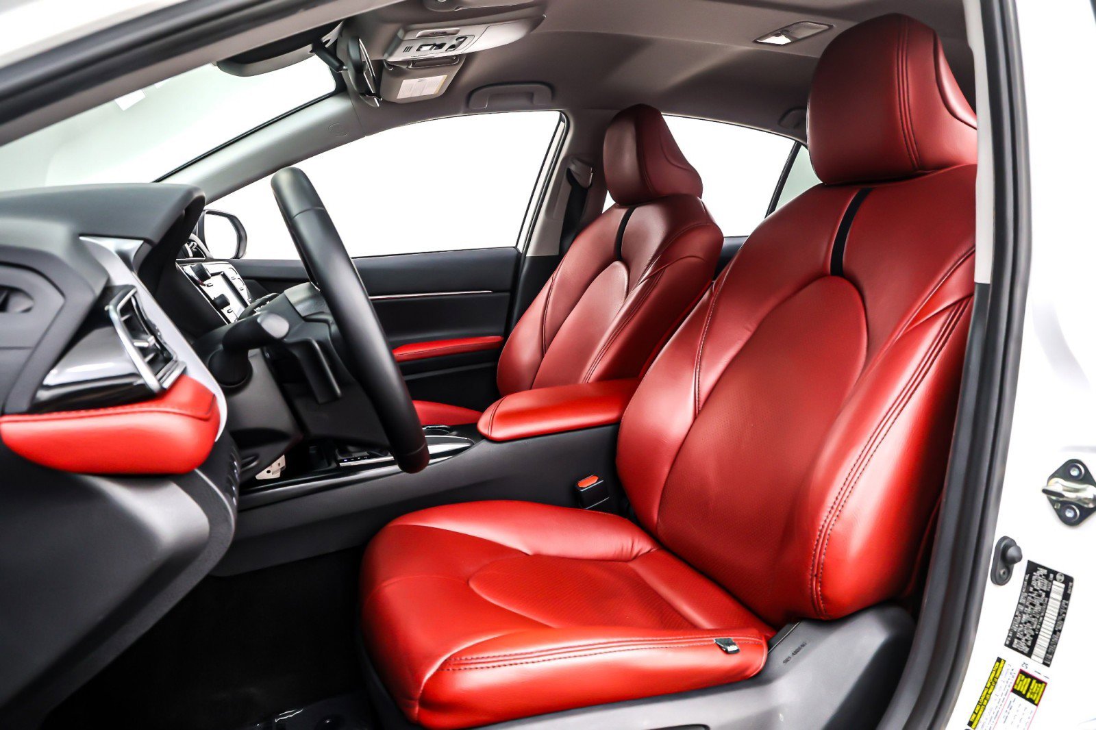 Used 2019 Toyota Camry SE image 18