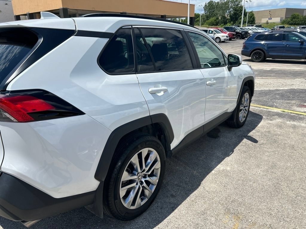 Used 2023 Toyota RAV4 XLE Premium FWD image 4