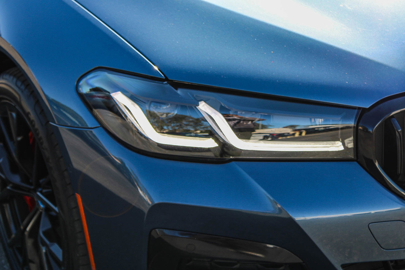 Used 2023 BMW 530e w/ M Sport Package image 8