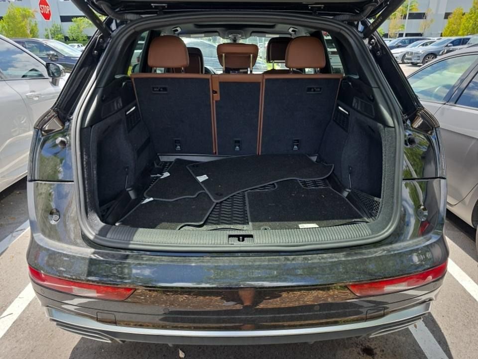 Used 2023 Audi Q5 2.0T Premium w/ Convenience Package image 8