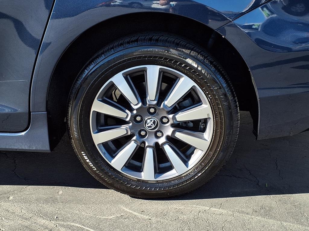Certified 2020 Toyota Sienna XLE image 4
