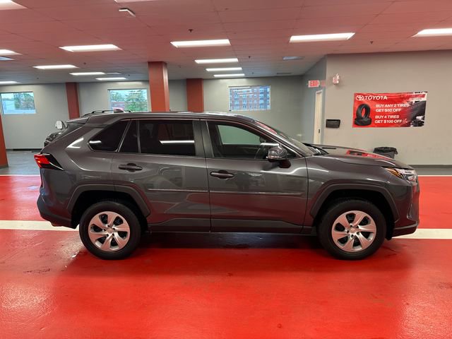 Used 2023 Toyota RAV4 LE AWD/4WD image 3