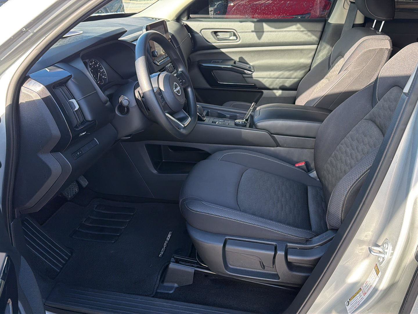 Used 2024 Nissan Pathfinder S AWD/4WD image 10