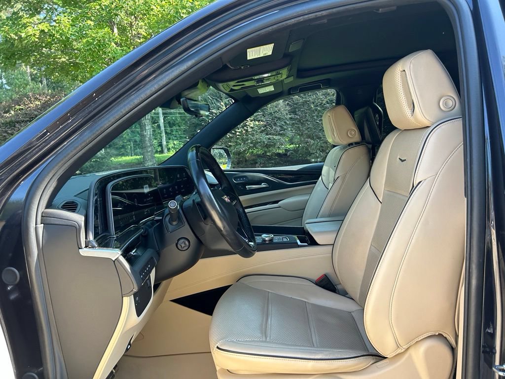 Used 2024 Cadillac Escalade ESV Premium Luxury w/ LPO, Floor Liner Package AWD/4WD image 6