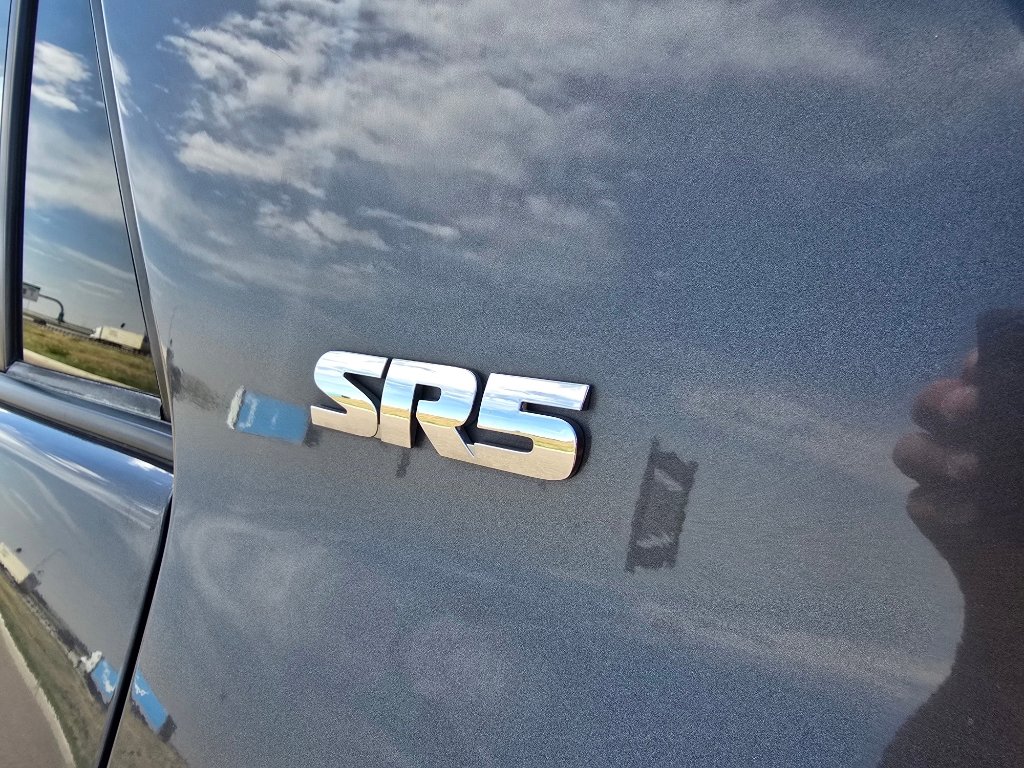 Used 2020 Toyota 4Runner SR5 AWD/4WD image 29