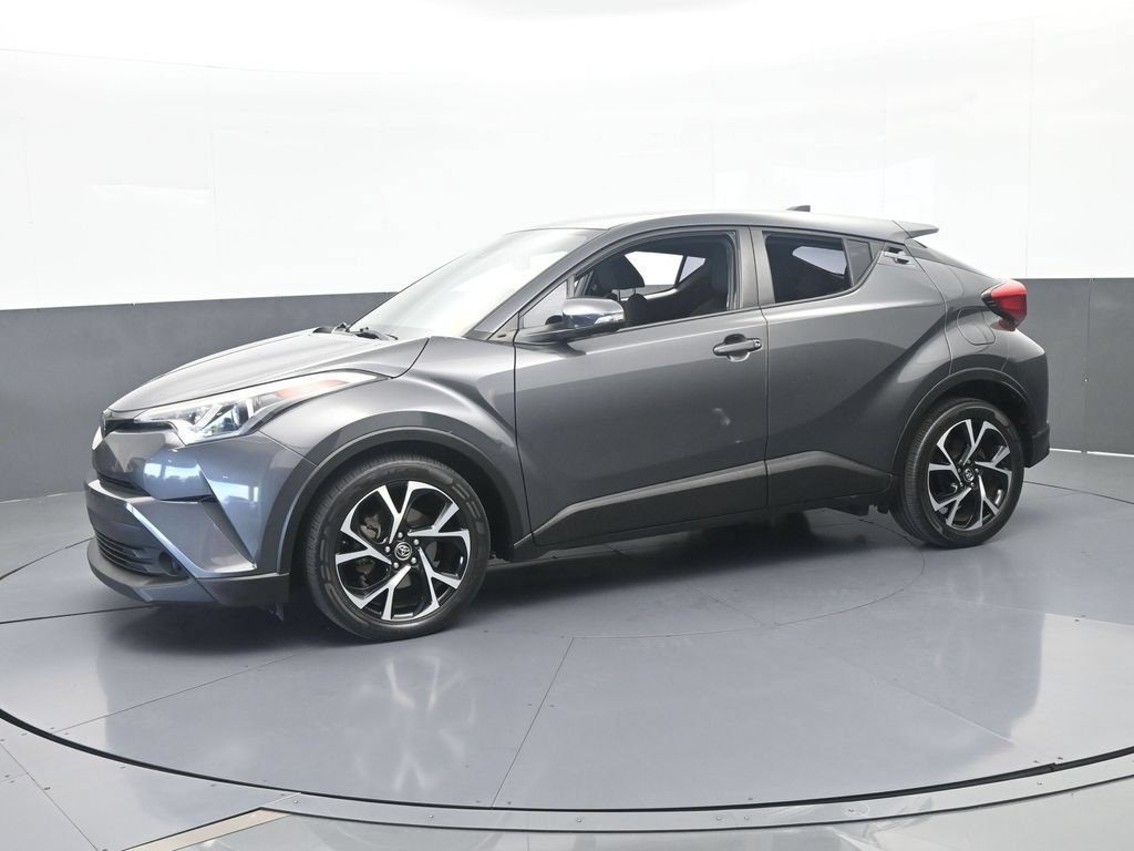 Used 2019 Toyota C-HR XLE FWD video 2
