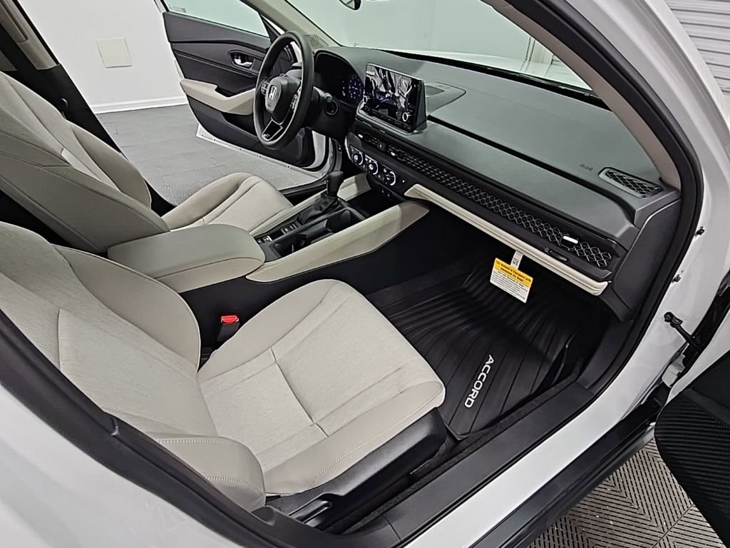 New 2025 Honda Accord SE image 33