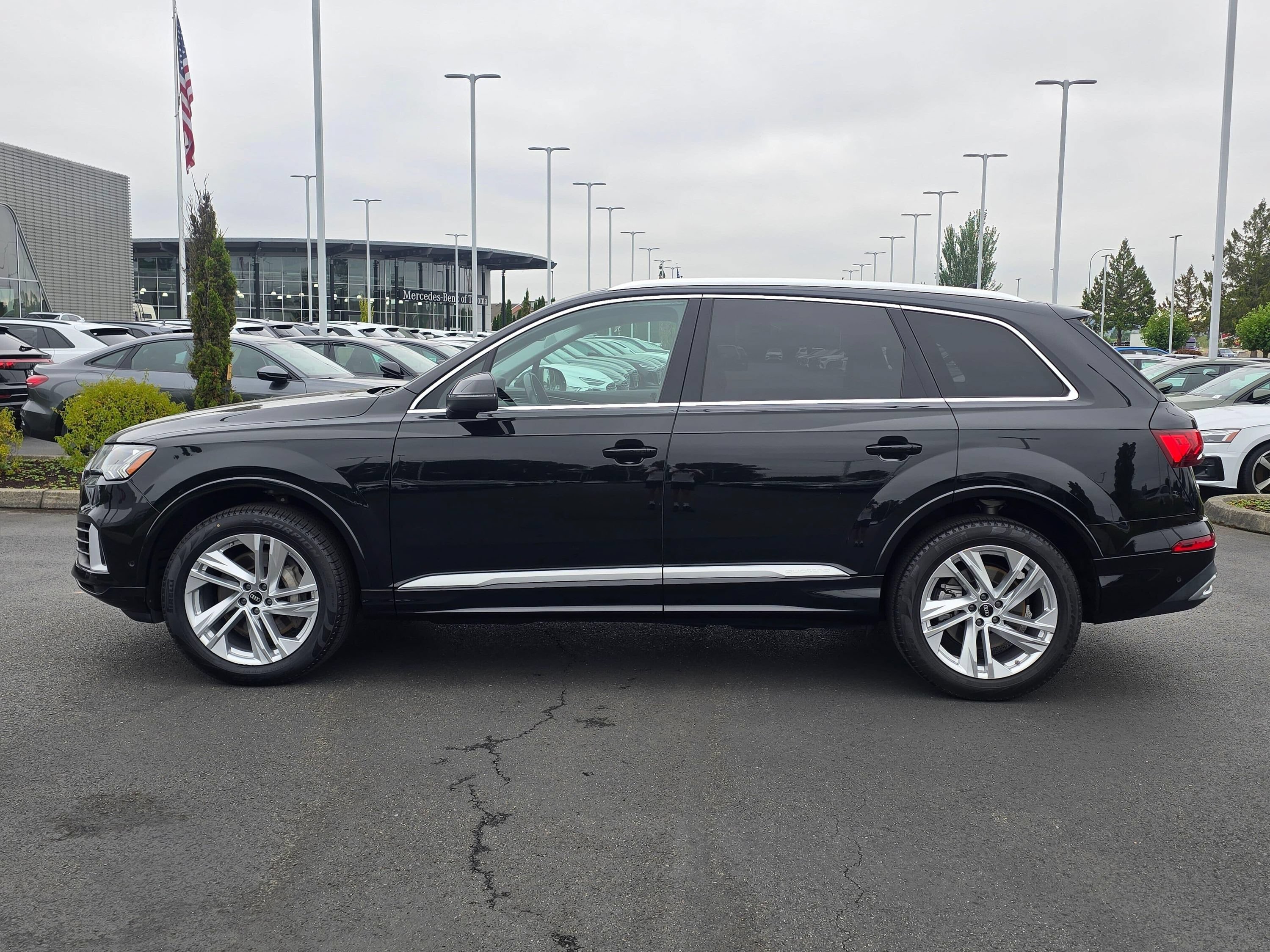 Used 2023 Audi Q7 3.0T Premium Plus w/ Premium Plus Package AWD/4WD image 2