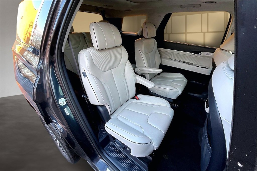 Used 2024 Hyundai Palisade Calligraphy image 24
