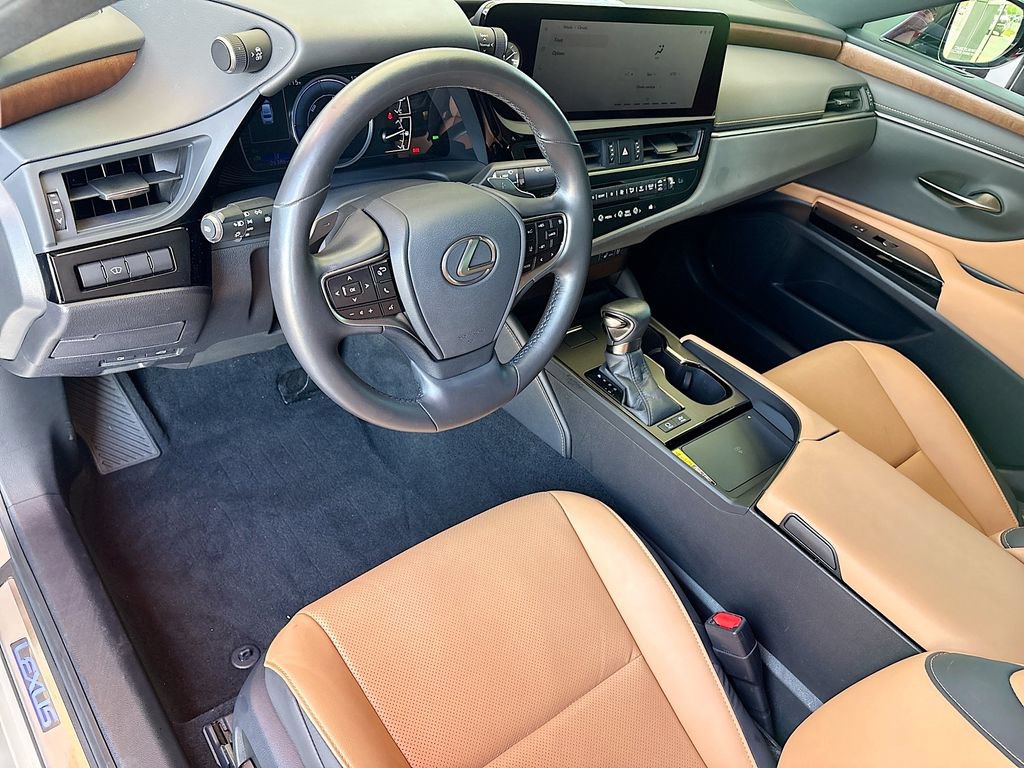 Used 2024 Lexus ES 300h w/ Premium Package FWD image 9