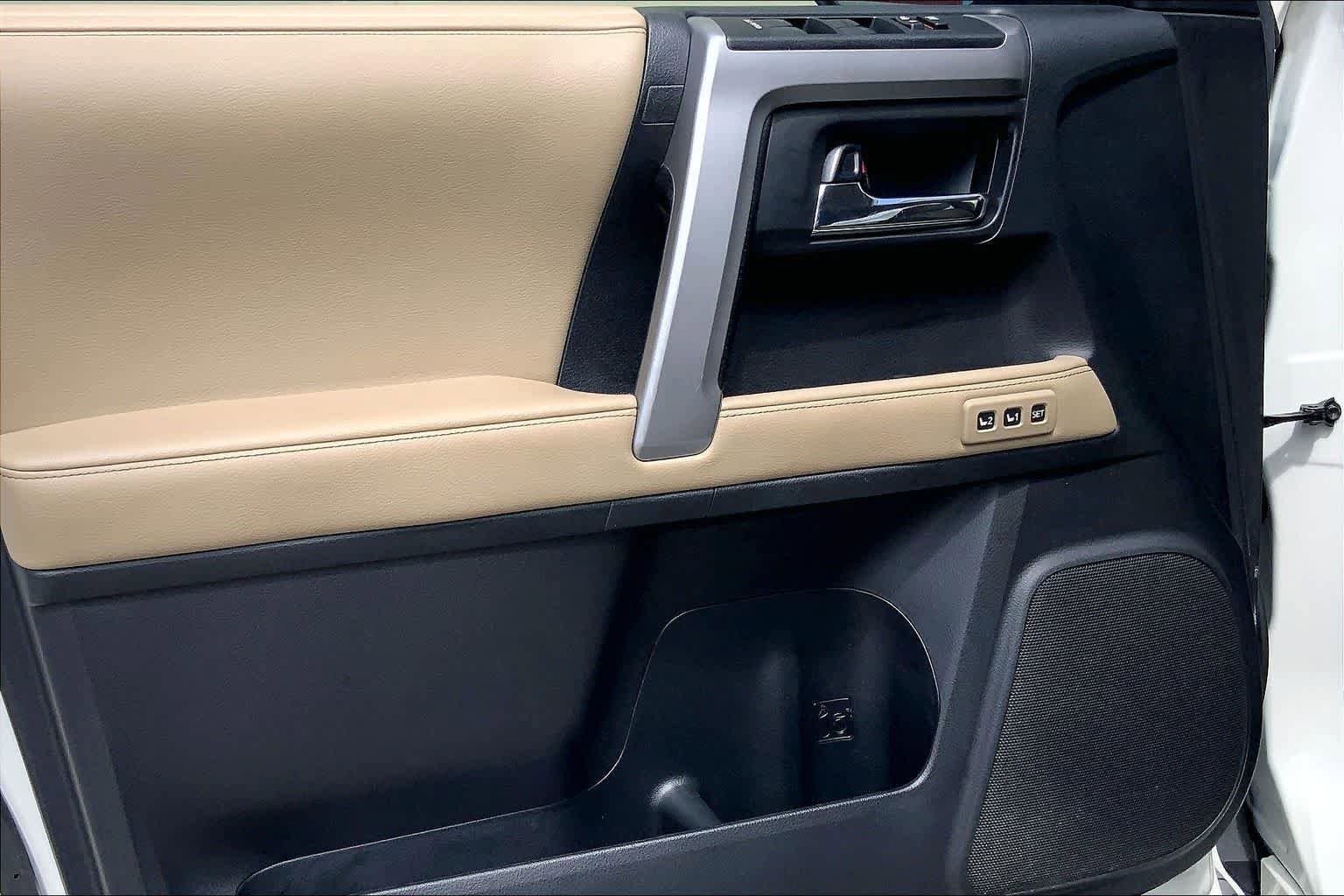 Used 2022 Toyota 4Runner Limited AWD/4WD image 28