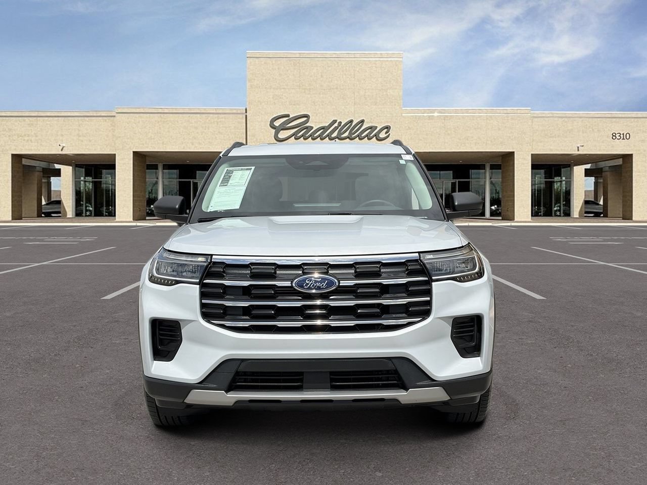 Used 2025 Ford Explorer Active RWD image 2