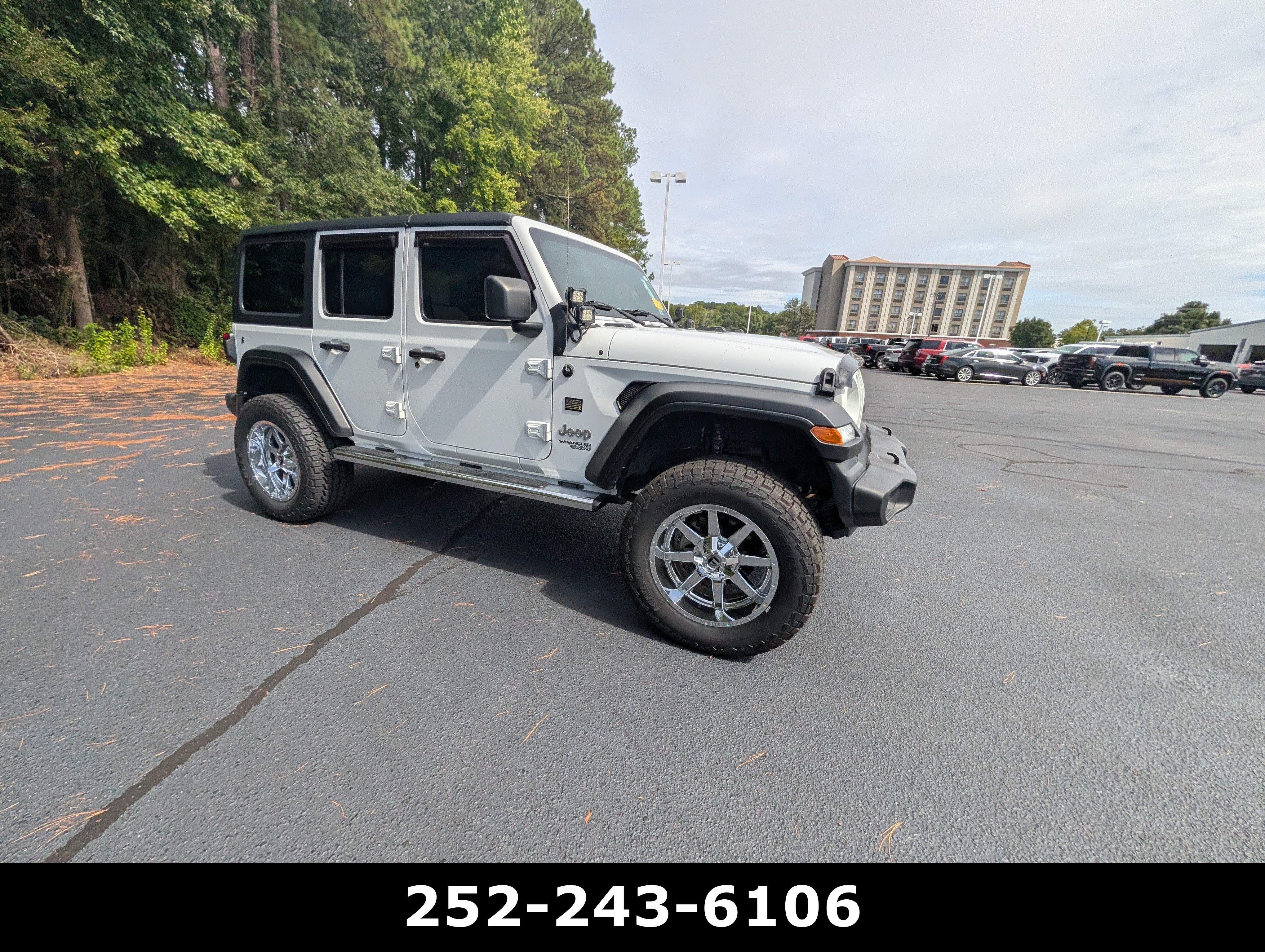 Used 2019 Jeep Wrangler Unlimited Sport S AWD/4WD image 4
