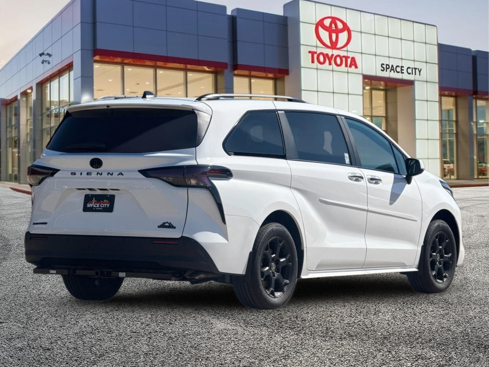 New 2026 Toyota Sienna XLE Woodland Edition AWD/4WD image 6
