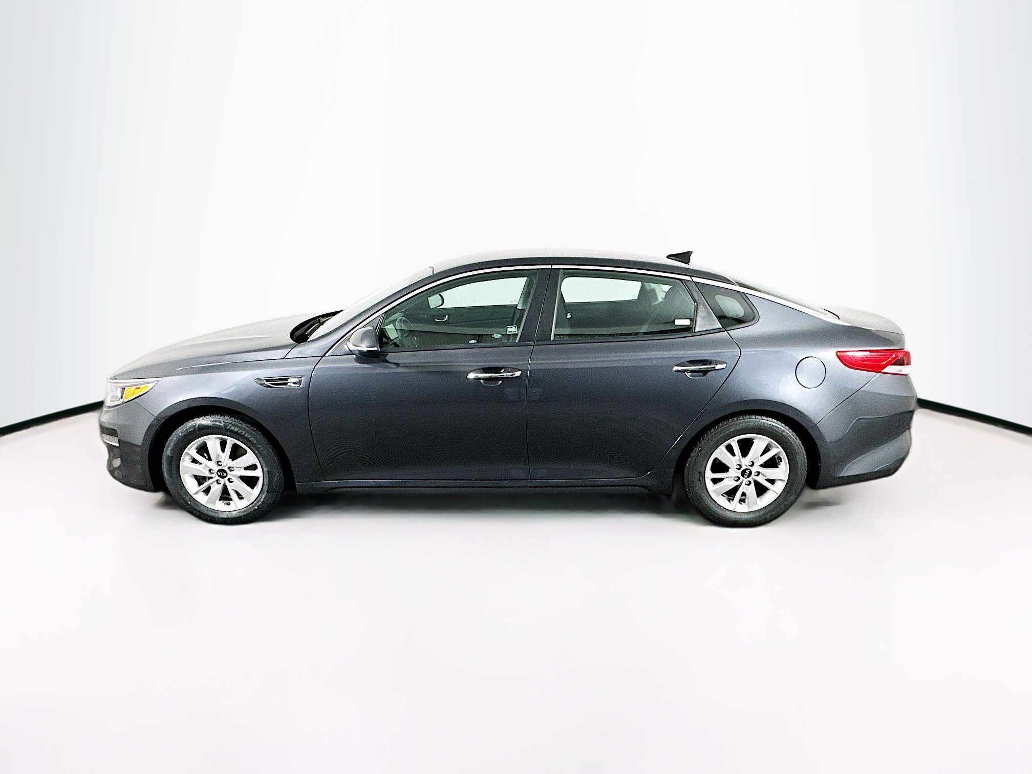 Used 2018 Kia Optima LX image 4