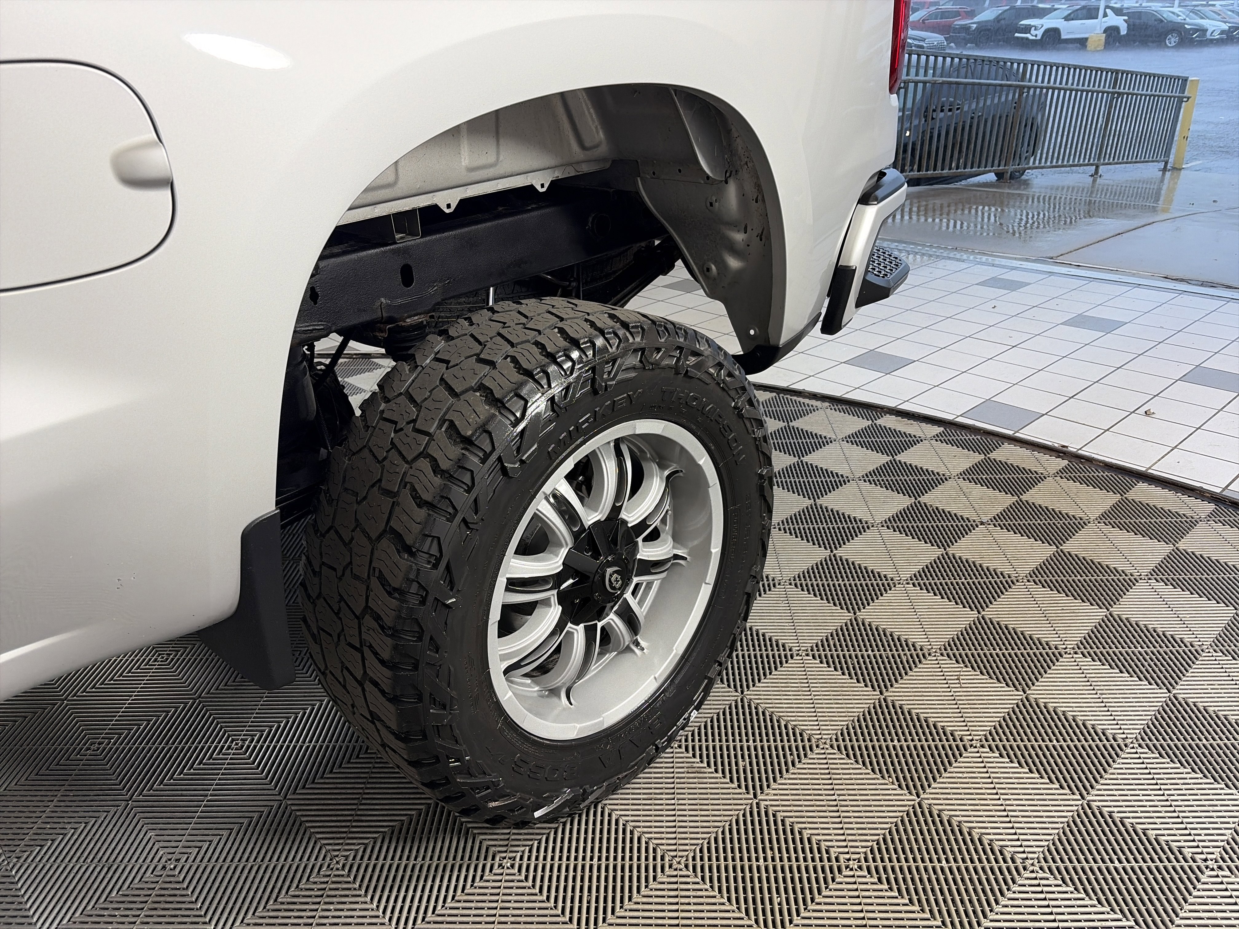 Used 2020 Chevrolet Silverado 1500 Custom w/ Custom Value Package AWD/4WD image 15