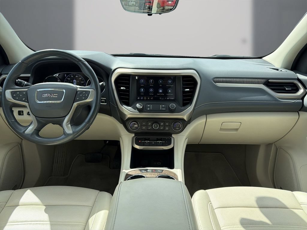 Used 2021 GMC Acadia Denali w/ Denali Technology Package FWD image 18