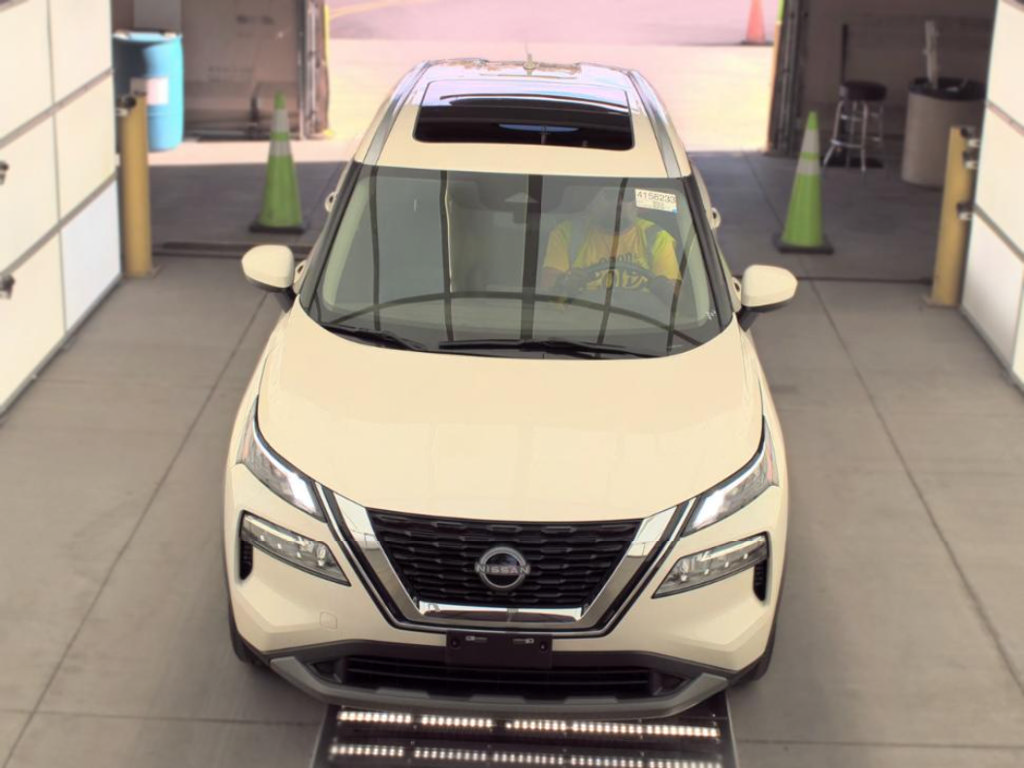 Used 2023 Nissan Rogue SV w/ SV Premium B Package AWD/4WD image 2