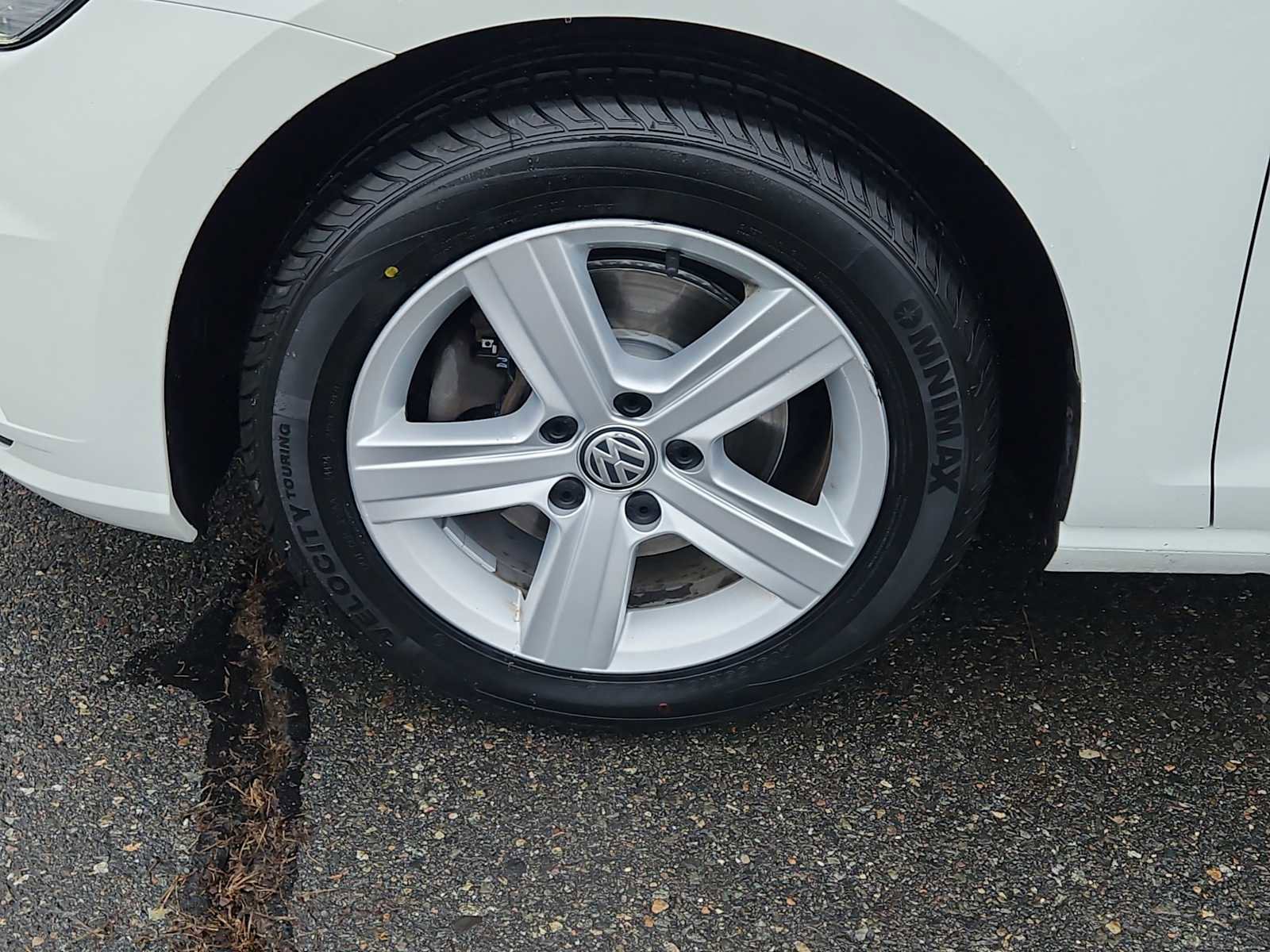 Used 2018 Volkswagen Golf SE image 7