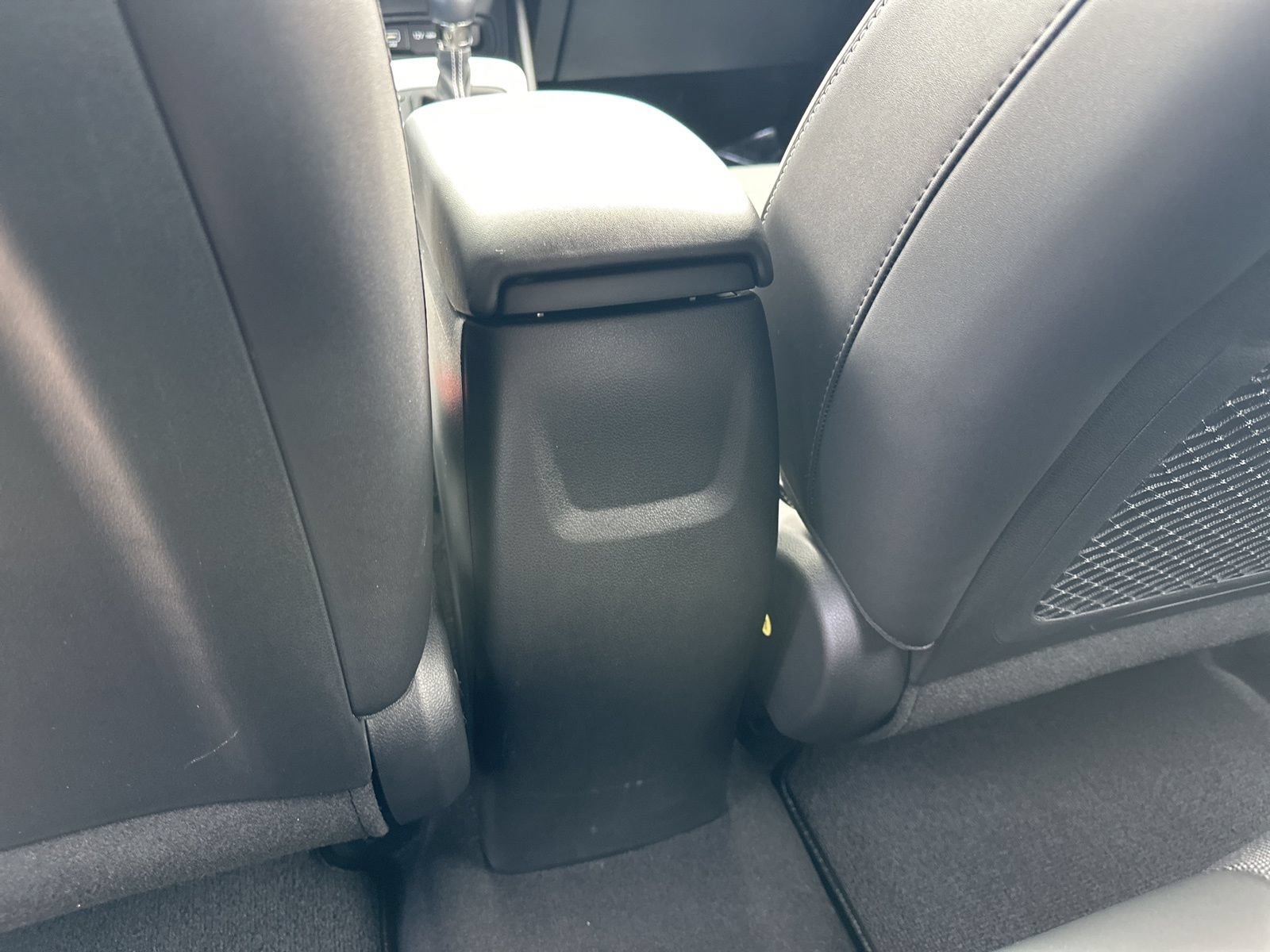 Used 2023 Hyundai Venue Limited FWD image 17